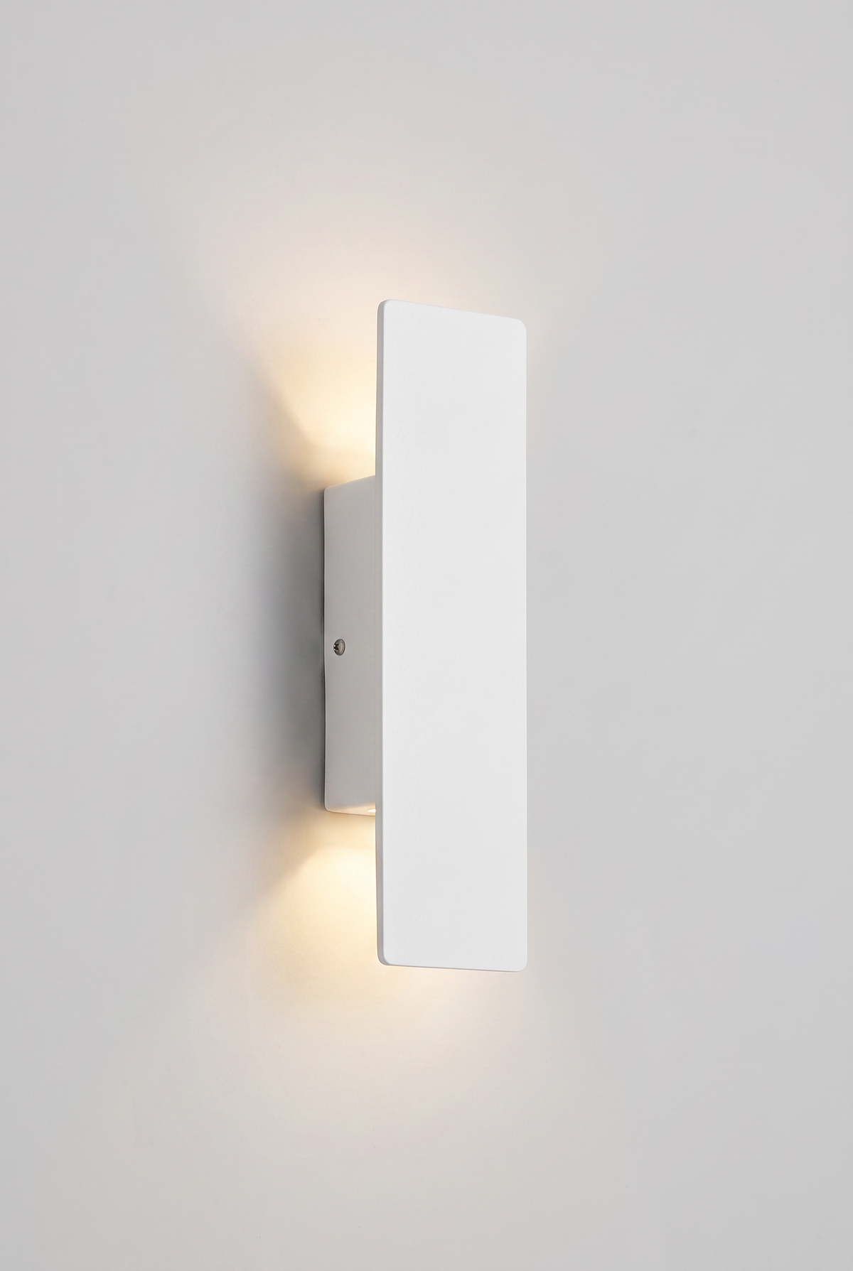 AluminaGlow Outdoor Wall Lantern – front product view