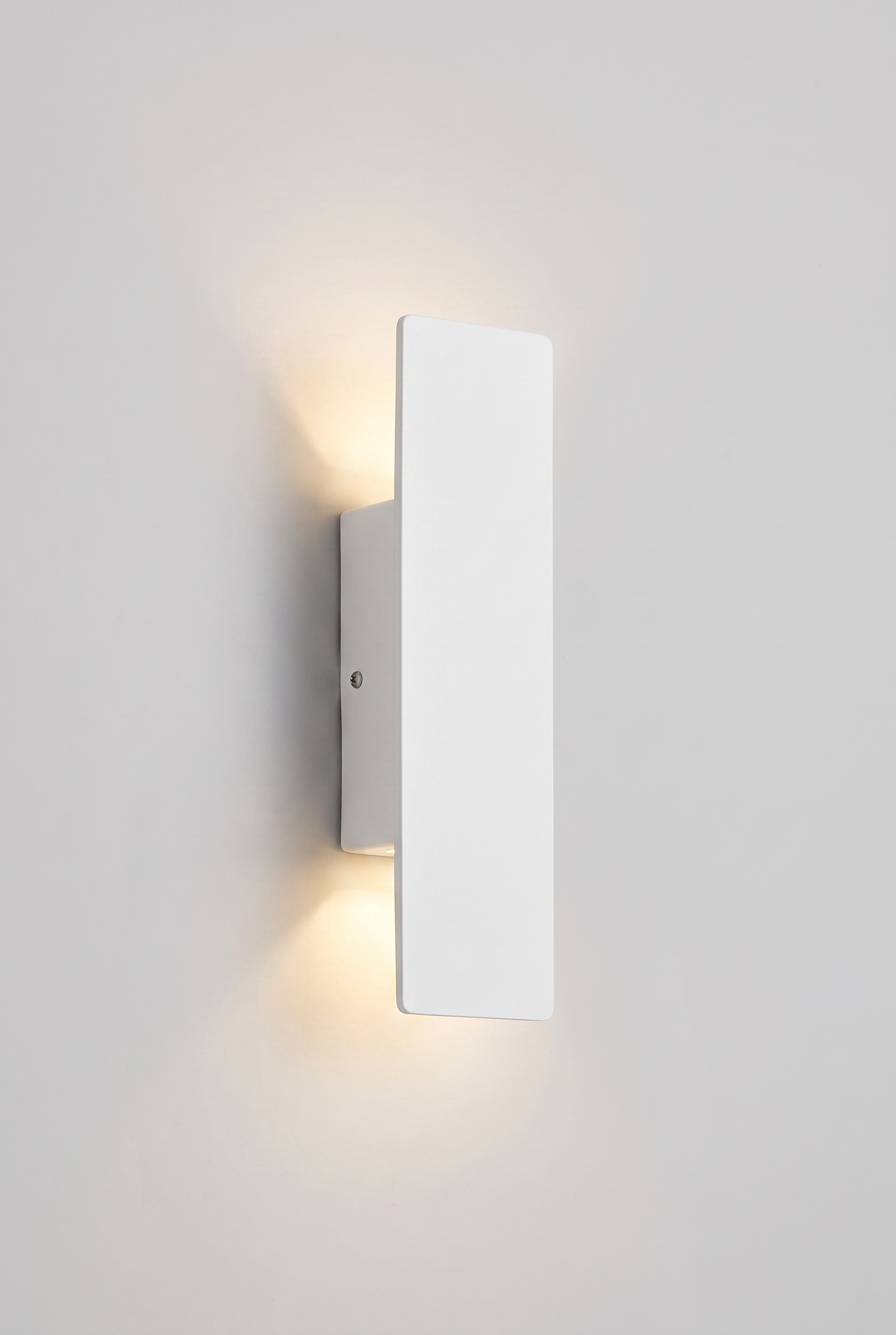 AluminaGlow Outdoor Wall Lantern – front product view