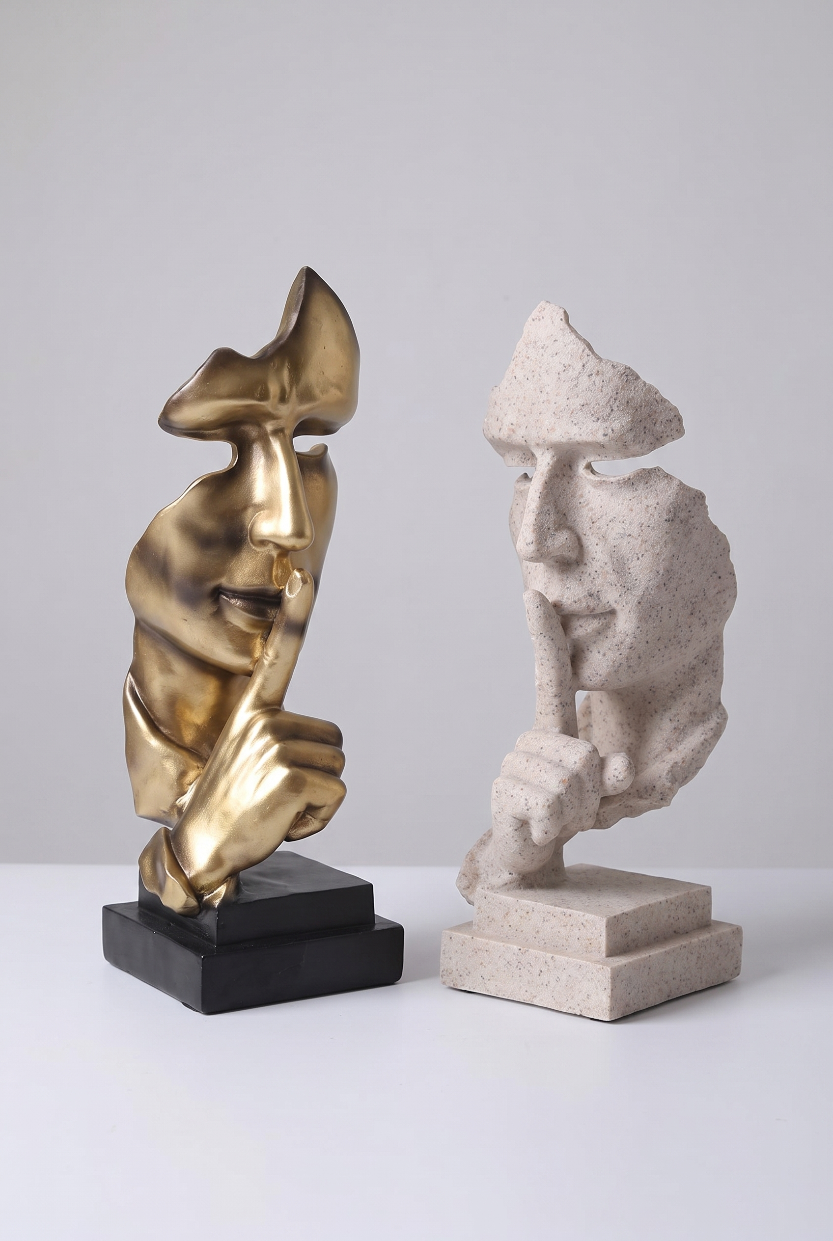Artisculpt Abstract Resin Face Sculpture – in-use room view